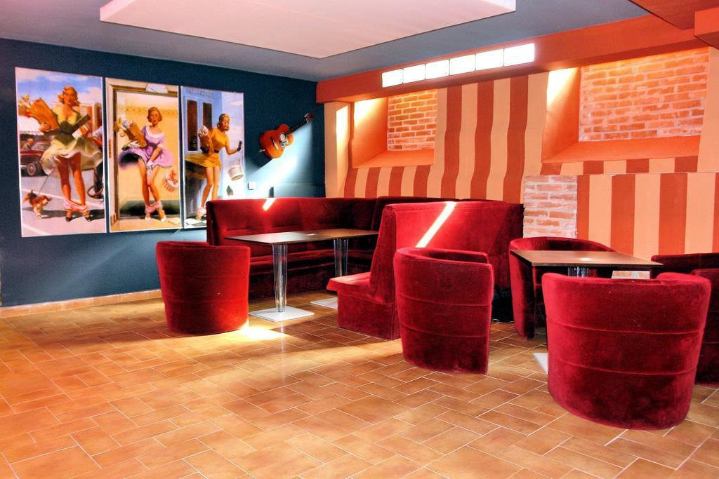 Komoda Club Residence Kaliszki Екстериор снимка