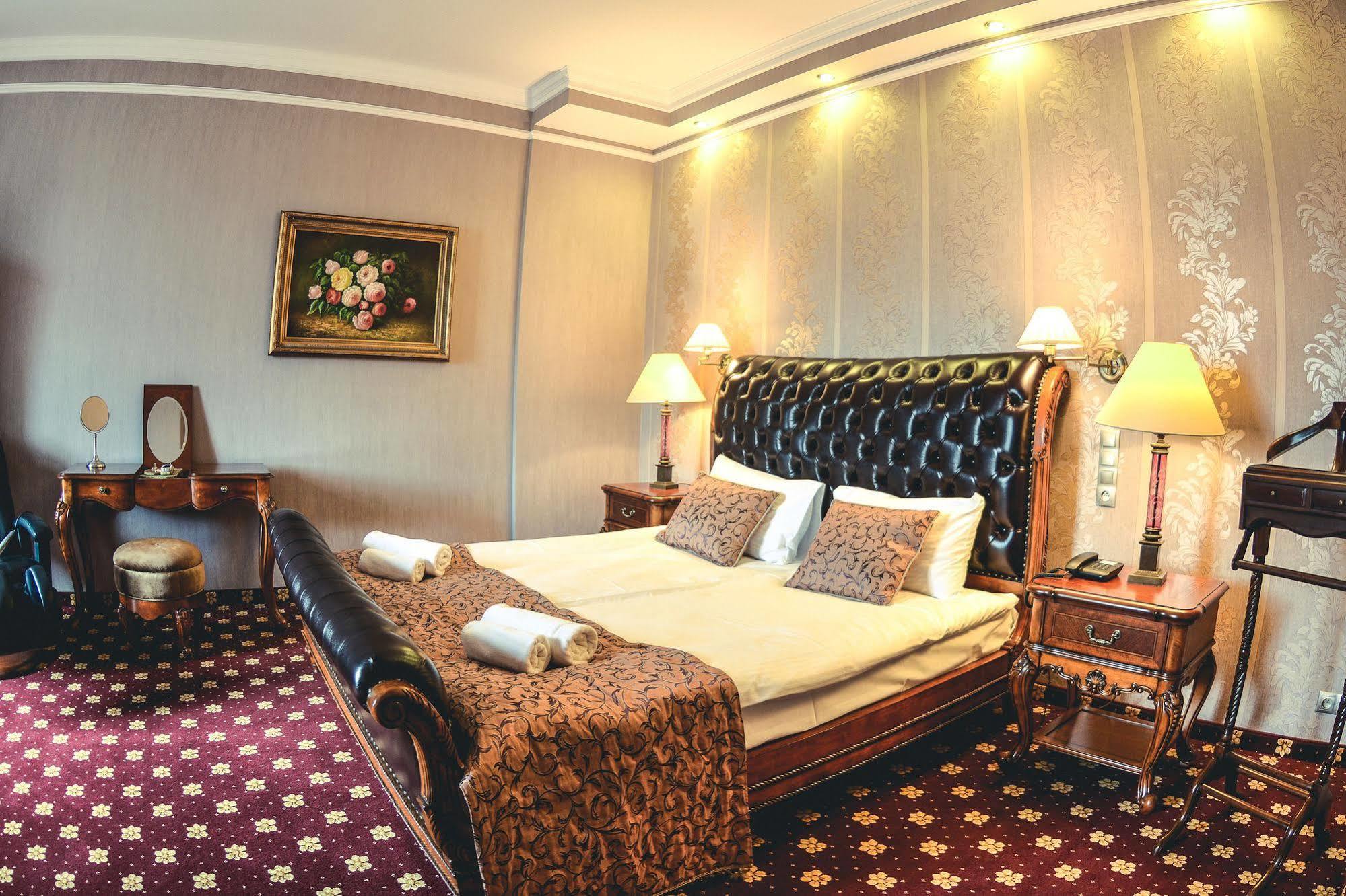 Komoda Club Residence Kaliszki Екстериор снимка